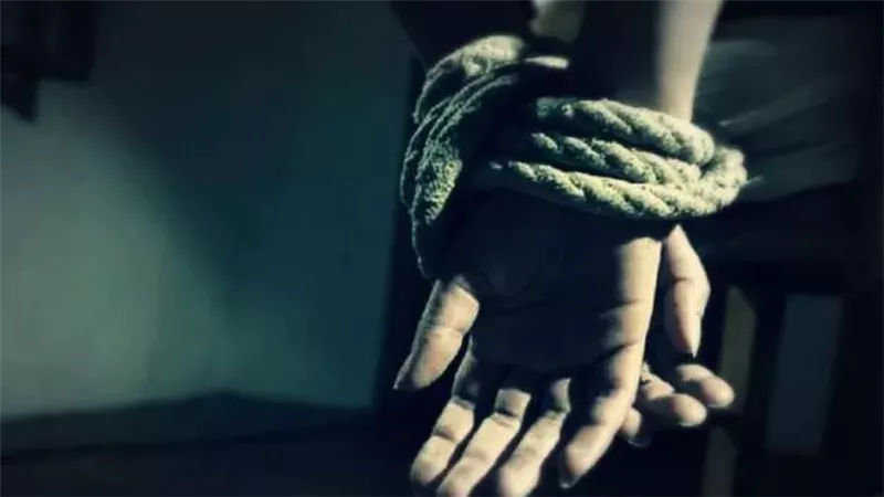 اختطاف شخص بريء.. كيف تورط عاطل وزوجته في جريمة فدية مثيرة بالقاهرة؟