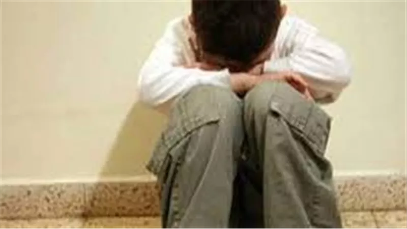 غرفة تعذيب في الصحراء.. مأساة طفلين قيدهما عامل خردة هتك عرضهما وقتل أحدهما