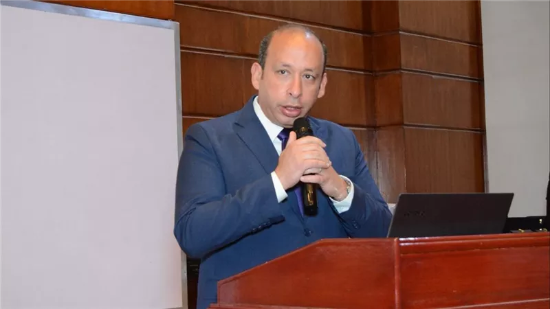 عميد قصر العيني يهنئ القيادات الأكاديمية الجديدة بالكلية ويثمّن جهود القيادات السابقة