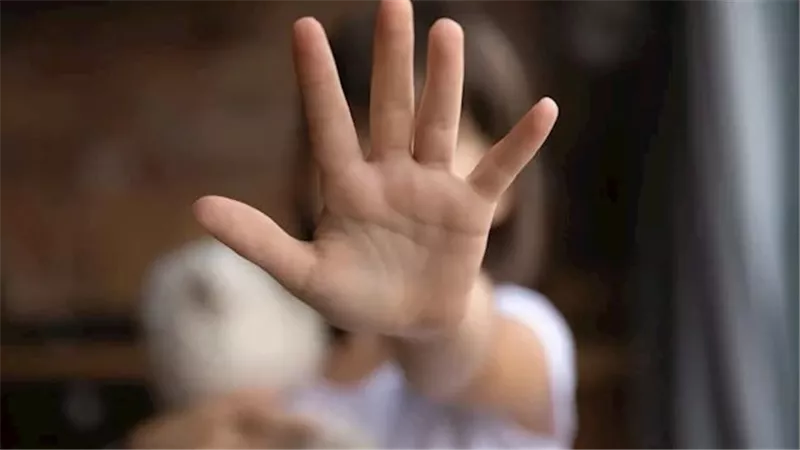 مازالت عذراء.. تفاصيل جديدة في اعتداء 3 طلاب على زميلتهم داخل المقابر بالقليوبية