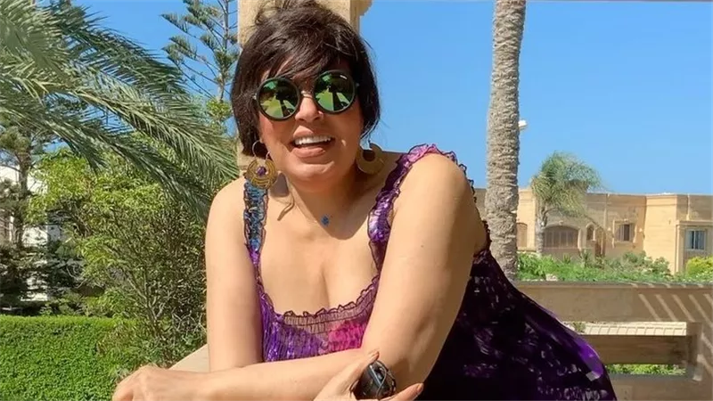 ماذا قالت؟.. فيفي عبده تكشف سبب ذهابها إلى طبيب نفسي 