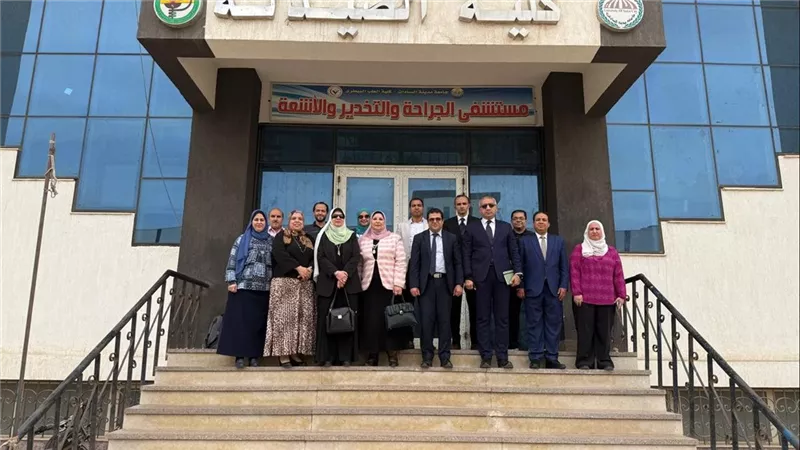 رئيس جامعة مدينة السادات تستقبل أعضاء اللجنة الفرعية من لجنة قطاع الدراسات الصيدلية