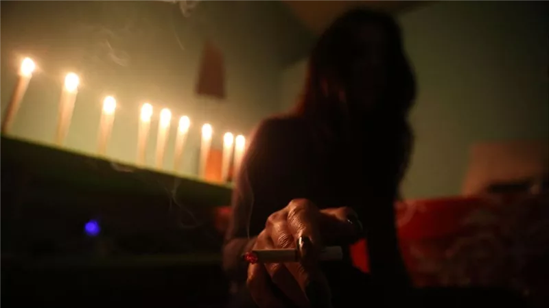 سهرة حمراء وجرعة زائدة.. القصة الكاملة لمصرع فتاة ليل بالجيزة
