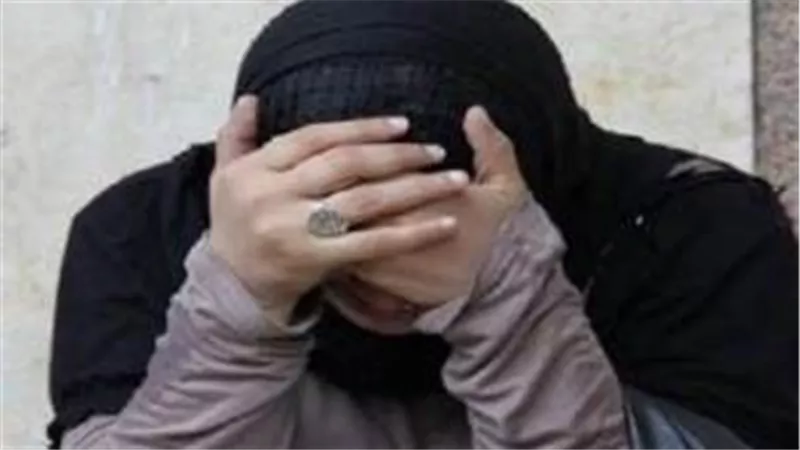 بيتهمني في شرفي علشان أتنازل عن حقوقي الشرعية.. زوجة تطلب الطلاق للضرر في محكمة الأسرة 