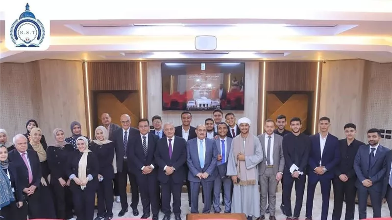 طلاب جامعة الريادة ينظمون جلسة محاكاة لمجلس النواب.. صور