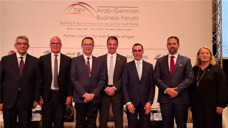 رئيس مجلس أمناء الجامعة الألمانية بالقاهرة يشيد بالمناخ الاستثماري الحالي في مصر