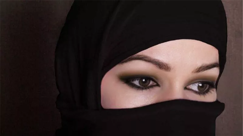  بقى هي الدنيا كده.. جنات: مات والدى ووالدتي وزوجي خانني مع صديقتي الوحيدة 