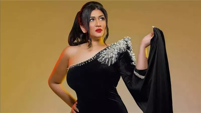 فستان جريء.. ابنة صلاح عبدالله تثير الجدل بهذه الإطلالة | شاهد
