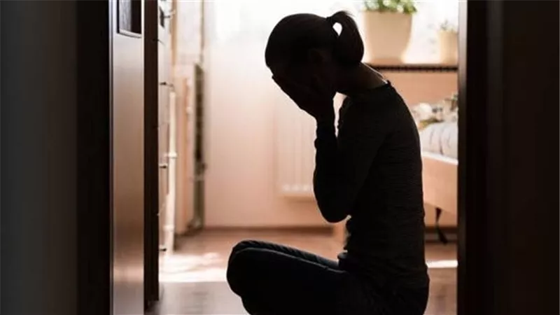 صحيت تاني يوم لقيت حمايا في الصالة.. سيدة تطلب الطلاق من زوجها في محكمة الأسرة