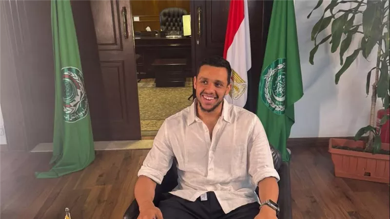 الأكاديمية العربية تحتفي بنجم الإسكواش المصري مصطفى عسل لتصدره التصنيف العالمي