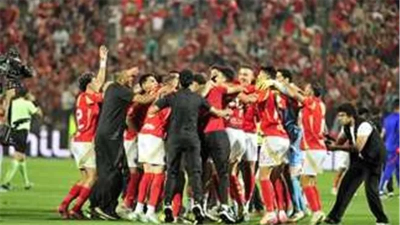 نهائيًا.. تفاصيل رحيل خماسي الأهلي بعد التتويج بلقب الدوري
