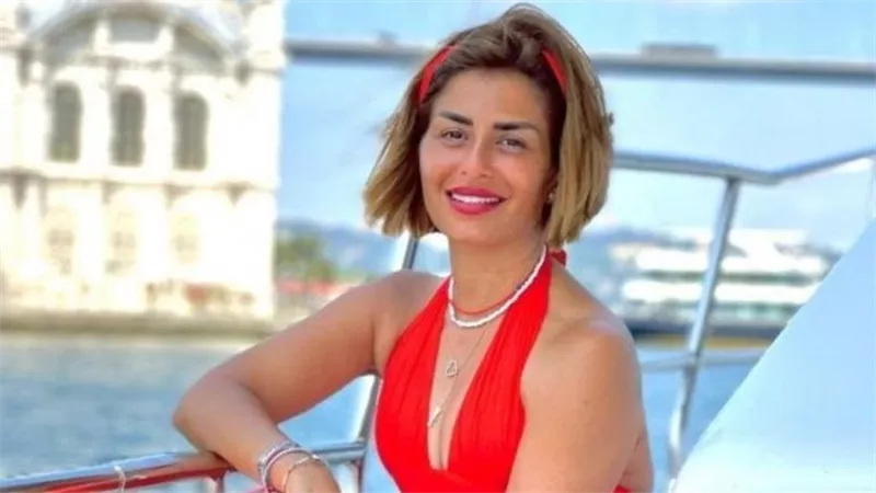 توب قصير.. منة فضالي تخطف الأنظار بهذه الإطلالة| شاهد