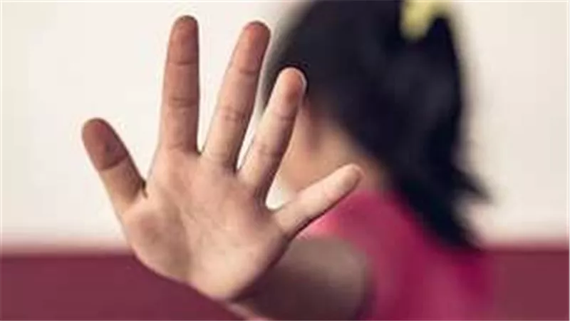 بعد إحالته للمحاكمة.. تفاصيل مثيرة في اتهام مُعلم بالتحرش بتلميذته بالشرقية 