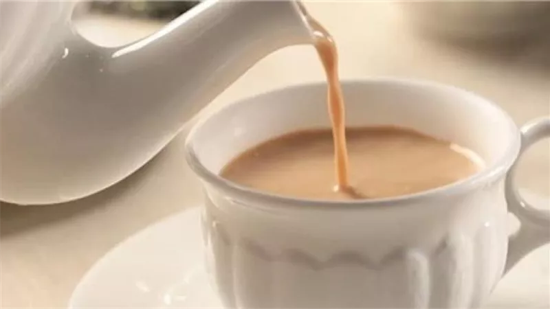  لن تتوقع.. ماذا يحدث للجسم عند تناول الشاي باللبن على الريق؟ 