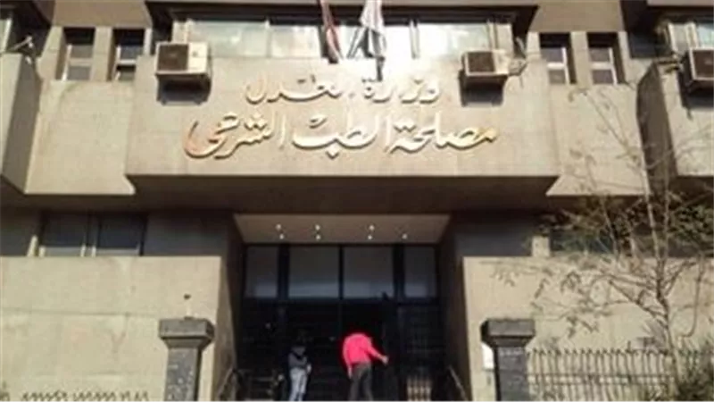 بعد وفاته في محبسه.. مفاجأة مثيرة فى تقرير الطب الشرعي عن تعدي جد على حفيده بشبرا الخيمة 
