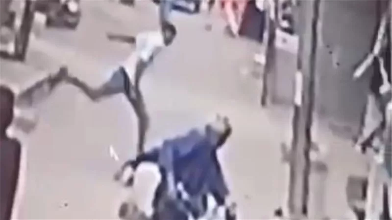  لرفضها الزواج منه.. تفاصيل مثيرة في اعتداء شاب على سيدة بقرية محلة مرحوم بالغربية