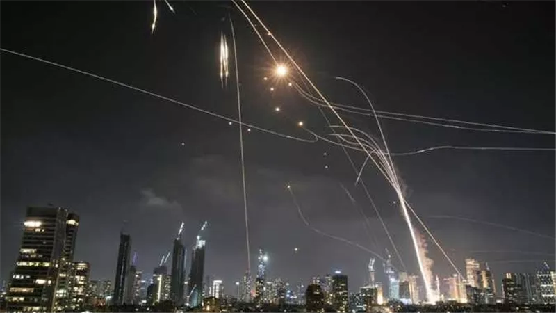 مرحلة الجنون البيئي.. كيف تهدد حرب إيران وإسرائيل مستقبل الكوكب؟