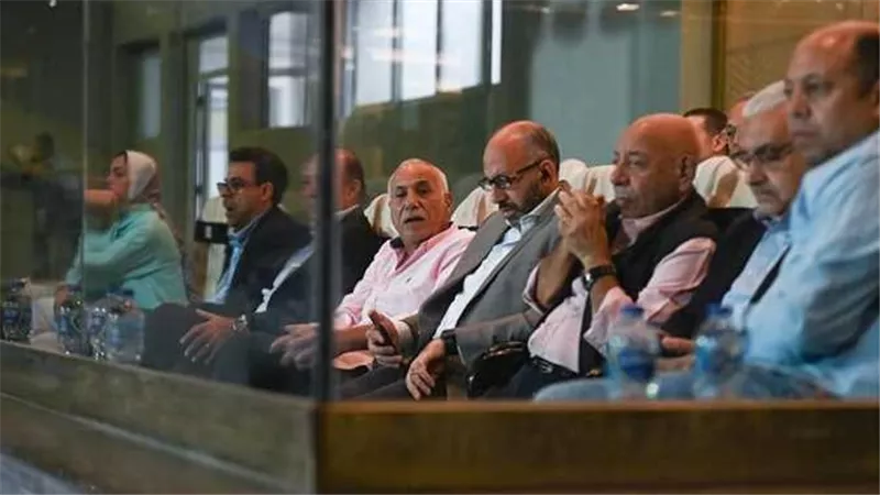 لفظ خارج ومراقبة.. تصرفات مسؤولي الزمالك تثير غضب جماهير الأهلي