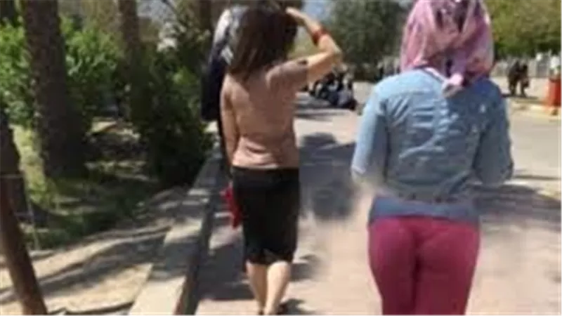 في الشارع.. تفاصيل القبض على عامل دليفري تحرش بفتاة في التجمع