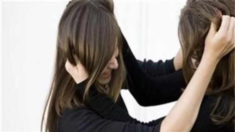  الراجل ومراته ضربوا البنت.. فستان سهرة يشعل حي السلام بخناقة عنيفة 