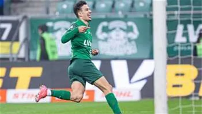 فلسطيني بجينات أوروبية.. من هو أسد الحملاوي المرشح للانضمام إلى الأهلي؟