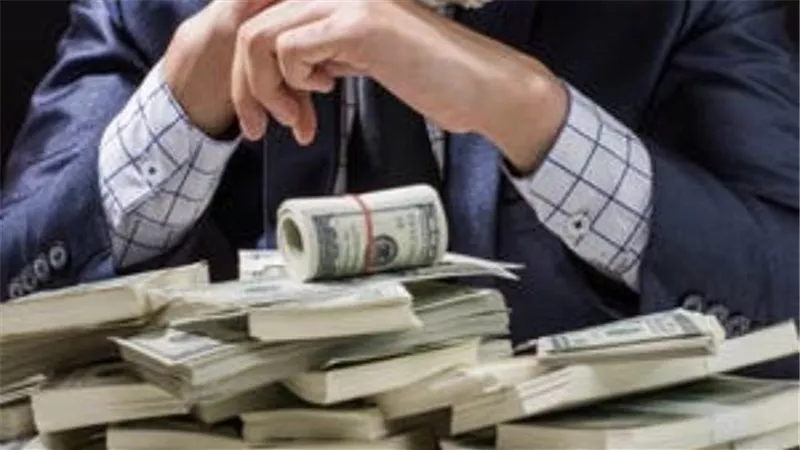 من هم النخبة المالية؟.. ثروات 10رجال أعمال تنهي فقر العالم أجمع 