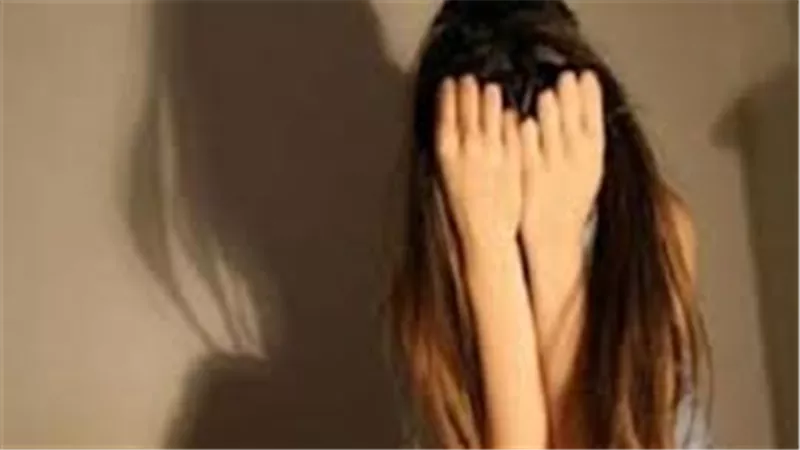 تفاصيل مثيرة في اتهام صاحب مقهى بهتك عرض ابنته القاصر بالمنيرة الغربية 