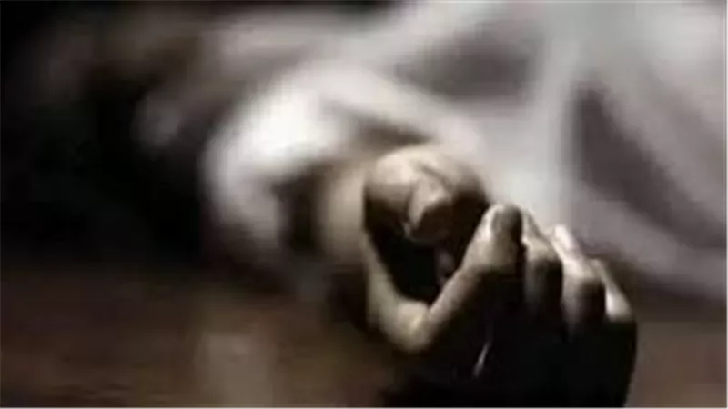 شكيت في سلوك مراتي.. القصة الكاملة لقتل عامل زوجته وابنته باجبارهما على تناول السم