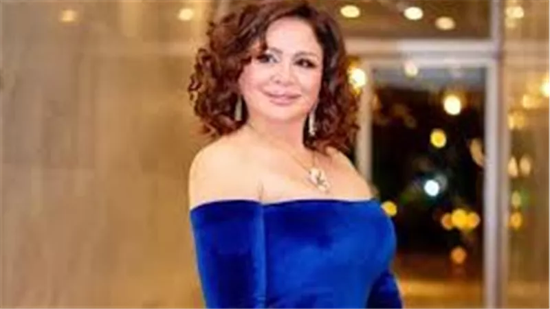  مش بالسن.. إلهام شاهين تثير الجدل في الساحل الشمالي | شاهد
