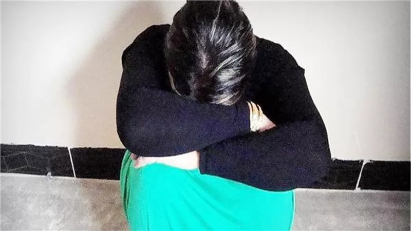 علاقة غير شرعية.. تفاصيل القبض على سيدة تركت طفلها أمام مستشفى الحسين بالقاهرة 