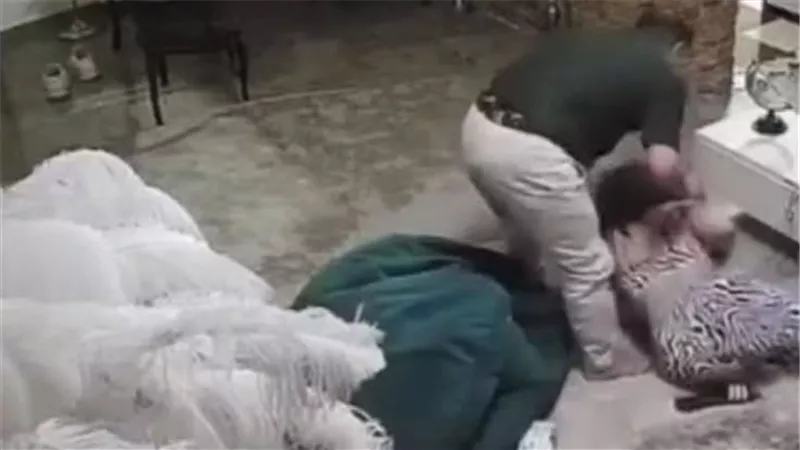 من علقة ولايف لـ كلابشات.. كيف انتهت مشاهد هدير عبدالرازق وطليقها على البرش؟