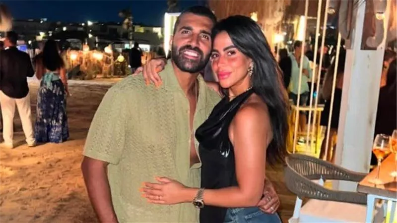 مع زوجها.. ابنة ماجد المصرى تخطف الأنظار بإطلالة جذابة | شاهد 