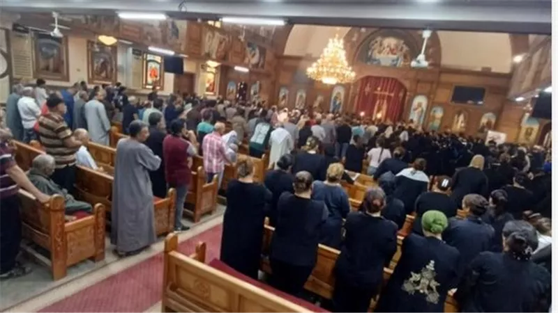 كان رايح يدفنها فمات جنبها.. قصة شاب لحق بوالدته في جنازة أبكت بني سويف
