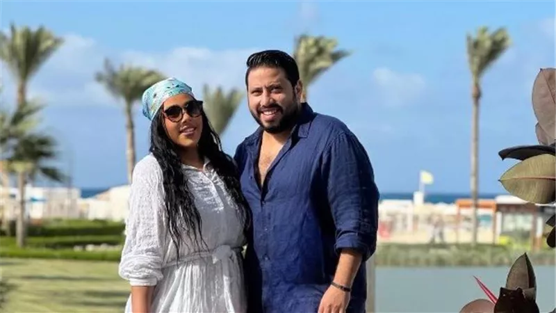  خست النص.. شيماء سيف تخطف الأنظار رفقة زوجها | شاهد