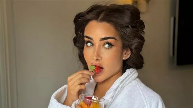  إطلالة جذابة.. هنا الزاهد تثير ضجة في أحدث ظهور | شاهد
