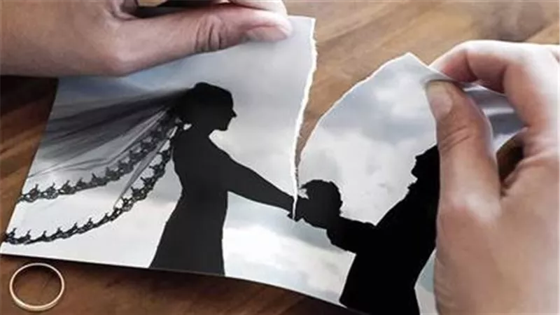 هرمونات العياط مبتفارقهاش..عمرو يطلب تطليق زوجته بمحكمة الأسرة