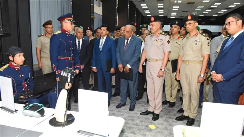 رئيس أركان حرب القوات المسلحة يشهد فعاليات اليوم العلمى للكلية الفنية العسكرية