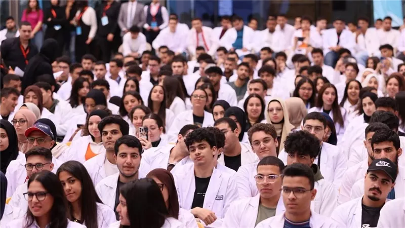 كلية الطب البشري بالأكاديمية العربية تستوفي معايير المجلس الصحي البريطاني (GMC)