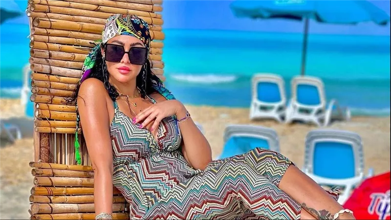 بالمايوه.. ميريهان حسين تخطف الأنظار على الشاطئ | شاهد 