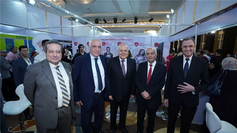 وسط حضور كبير لرؤساء وممثلي الجامعات.. إقبال طلابى للتعرف على برامج الجامعات الأهلية والتكنولوجية بملتقى (ايديوجيت2025)