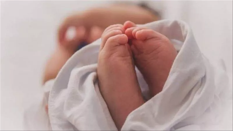 باعوا ضناهم بالفلوس.. ماذا قال المتهمون بالاتجار في رضيعة المقطم بالتحقيقات؟