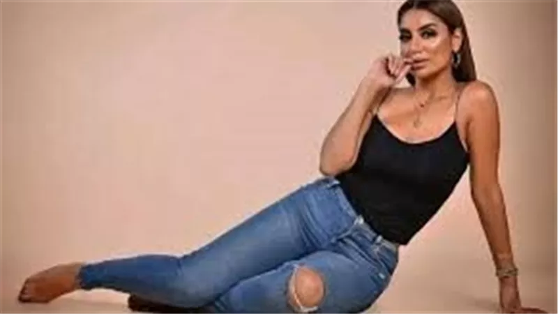 فستان لافت.. جوري بكر تثير الجدل بهذه الإطلالة | شاهد 