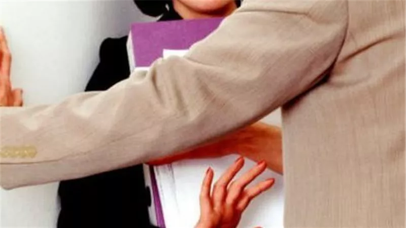  احلويتي.. القصة الكاملة للحكم على عضو هيئة تدريس بجامعة أسيوط تحـ.ـرش بزميلته 