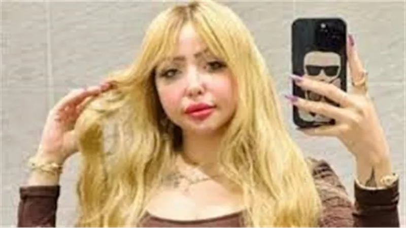  خمر و3 باروكات وأموال.. تفاصيل القبض على الراقصة بوسي الأسد بتهمة نشر محتوى خادش للحياء 