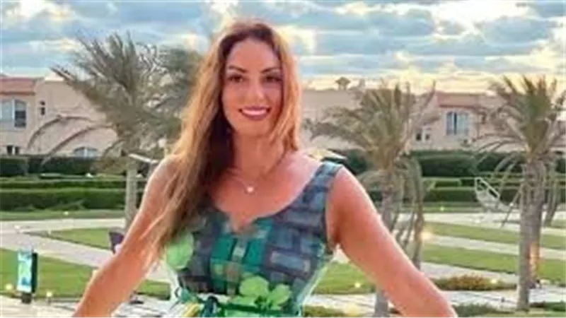  بالشورت.. نيرمين الفقي تثير الجدل بإطلالة جريئة على البحر | شاهد