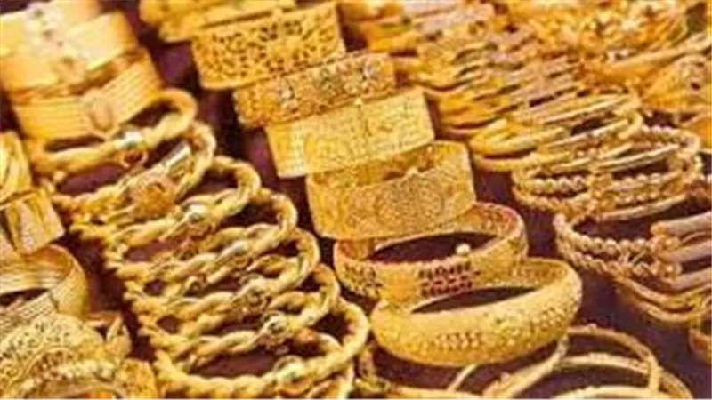 سعر الذهب اليوم الجمعة 15-8-2025 انخفاض جديد 