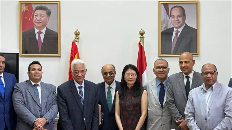 جمعية الصداقة المصرية–الصينية تكرم المستشار الإعلامي السابق بسفارة مصر ببكين