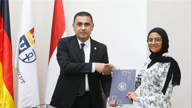 الأولى على الجمهورية بمدارس التكنولوجيا التطبيقية تختار منحة جامعة ساكسوني مصر الألمانية