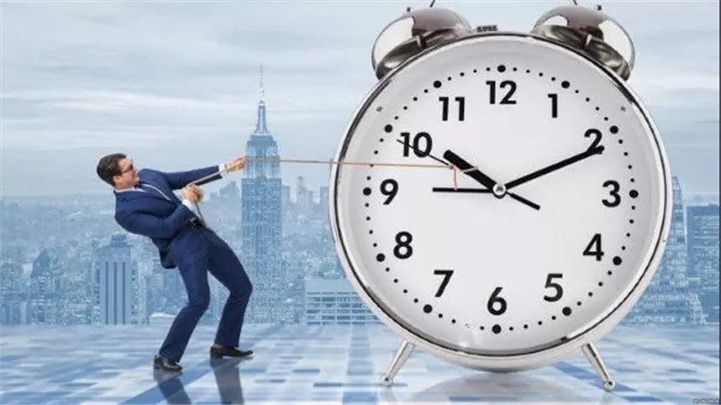  الساعة 12 صباحًا هتبقى 11 مساء.. بدء التوقيت الشتوي 2025 في هذا الموعد 