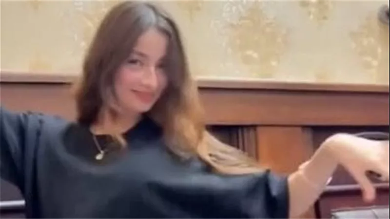 جدل وتحرك قانوني واعتذار نقيب الممثلين.. القصة الكاملة لواقعة رقص فنانة داخل المحكمة وغضب العدالة